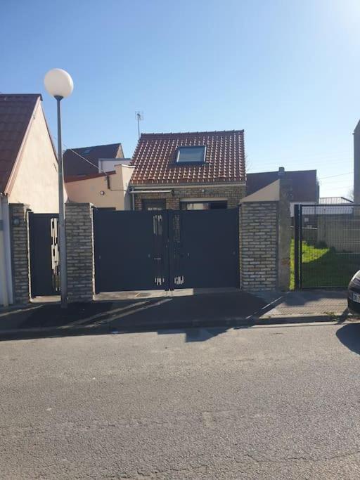 Maisonnette Individuelle Pour 4 Personnes 2 Chambres Terrasse - Design & Haute Qualite Bourbourg Exterior foto